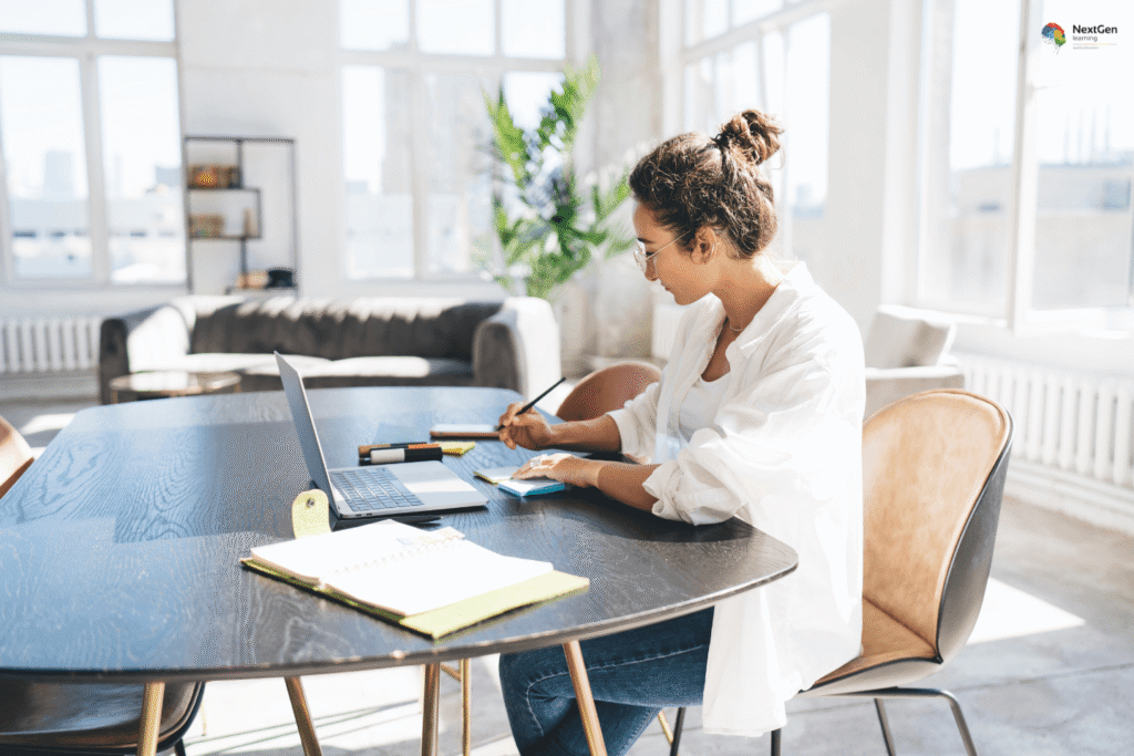 Infographic showing QuickBooks for the self‑employed, highlighting expense tracking, invoicing, tax preparation, financial reporting, and easy accounting tools designed for freelancers and small business owners.