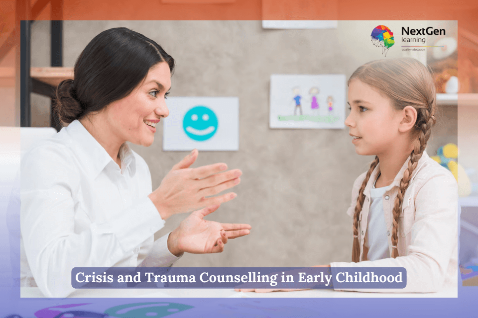 Trauma Counselling - Counsellor with smiling face talking with children